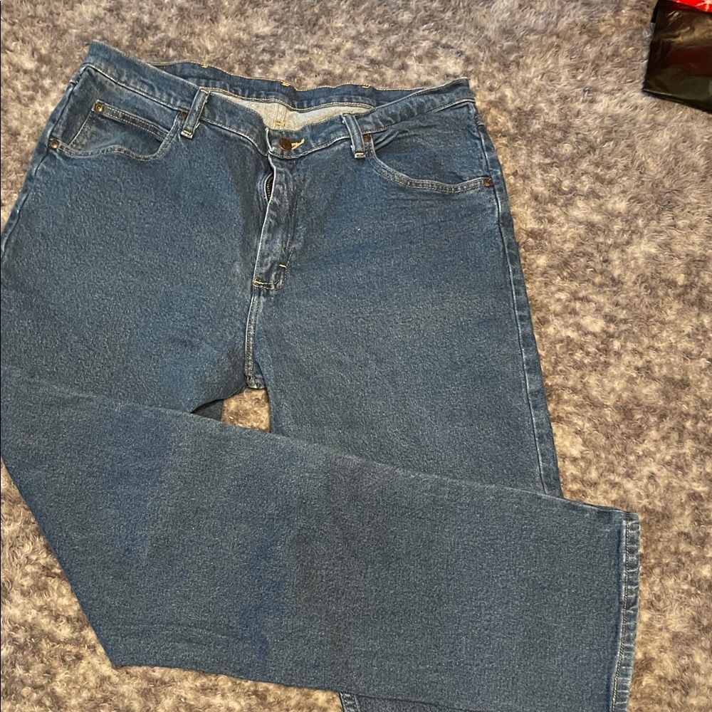Wrangler Men's Relaxed Fit Blue Jeans